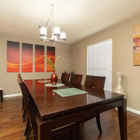 Stylish Townhome With Shared Pool Access In Gated Complex